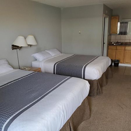 Wild Rose Country Inn グランド・プレーリー エクステリア 写真