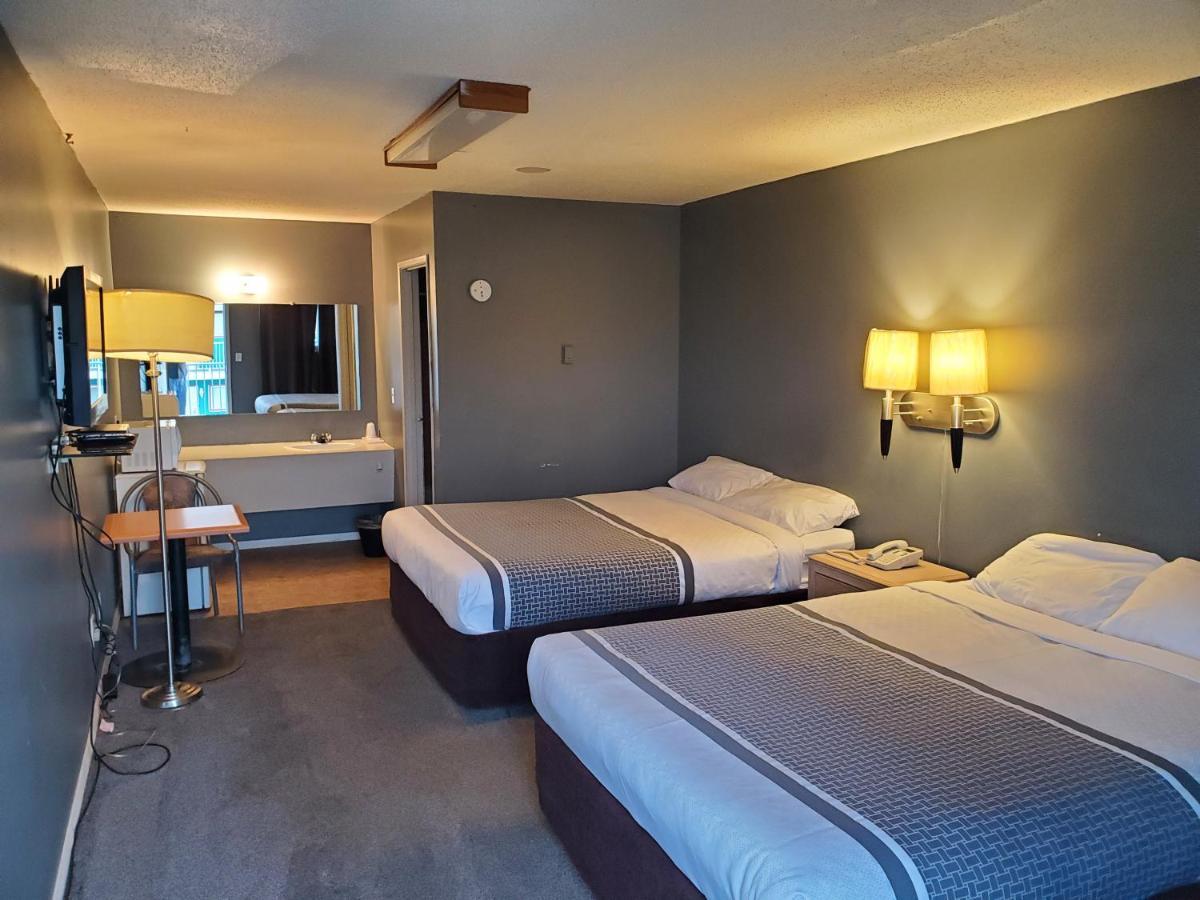 Wild Rose Country Inn グランド・プレーリー エクステリア 写真
